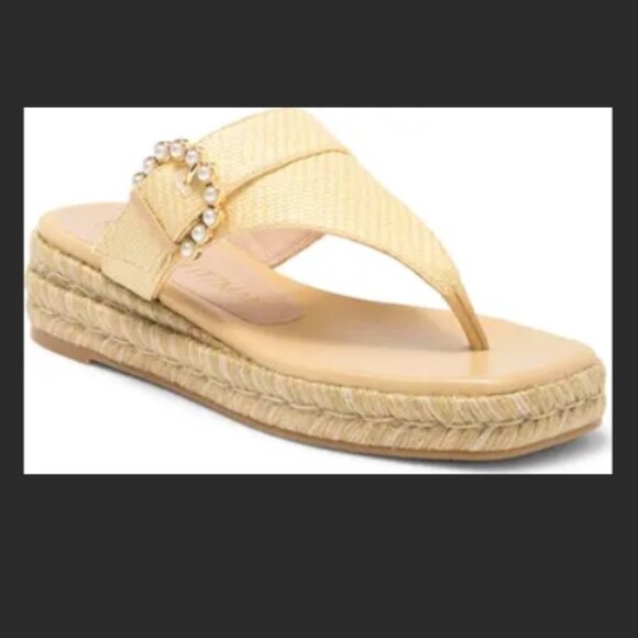 Stuart Weitzman Metallic Pearly-Buckle Thong Espadrille Sandals – Wheat 9 NWT - Picture 8 of 8